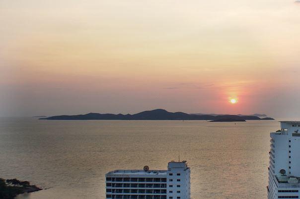 The Cliff Residence Condo Pattaya Quarto foto